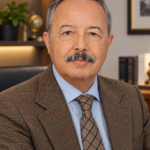 الدكتور/ حاتم بن منصور